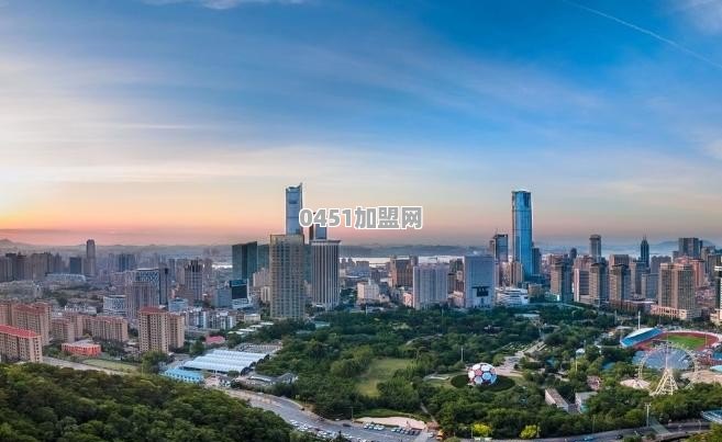 夏天到了，选一个北方城市区旅游，你会选哪个