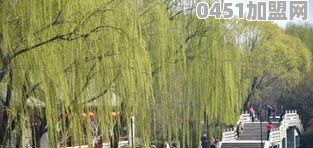 大连的疫情发展这么迅速，是什么原因导致的