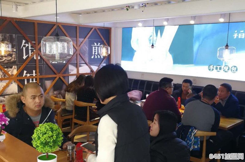 在闹市区旁边有面积60平米的店面 开什么餐饮加盟店比较好