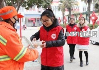 如何看待江西赣州一名女孩为寒冬里的环卫工人点外卖