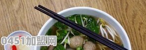 干了七年建筑，这几天就辞职，想开个牛肉板面小吃店，靠谱吗
