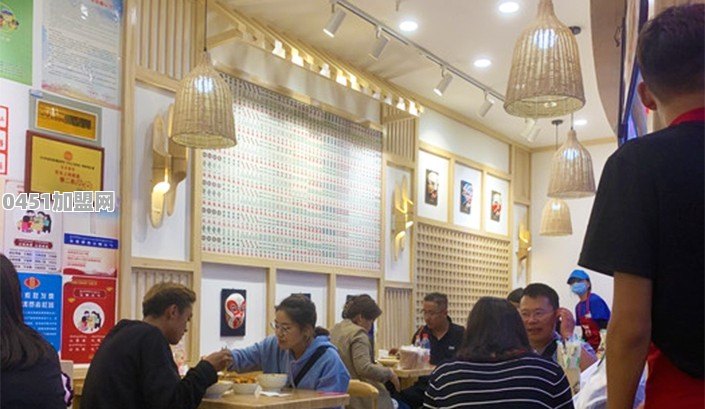 投入5万左右，在小县城做什么生意比较靠谱