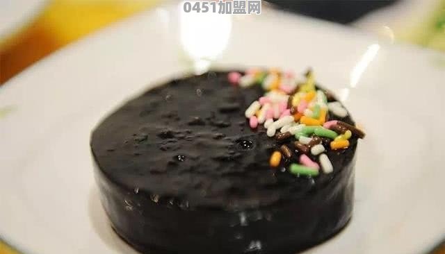 白切鸡应该怎么做才最正宗呢？一般用什么酱料