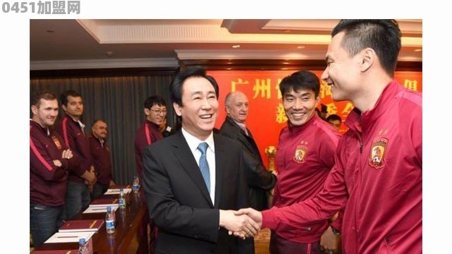 郭士强正式签约广州男篮，他的年薪有多少？会比辽宁时期高吗