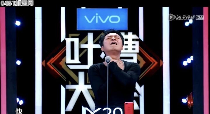 明星在参加活动或被采访时，发生过哪些尴尬或搞笑的事