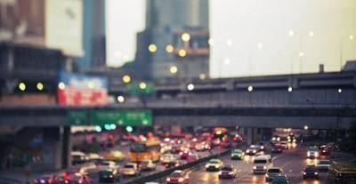 我想出去旅游，但是又不想花钱，怎么办