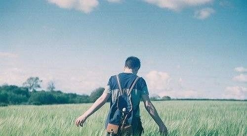 我想出去旅游，但是又不想花钱，怎么办