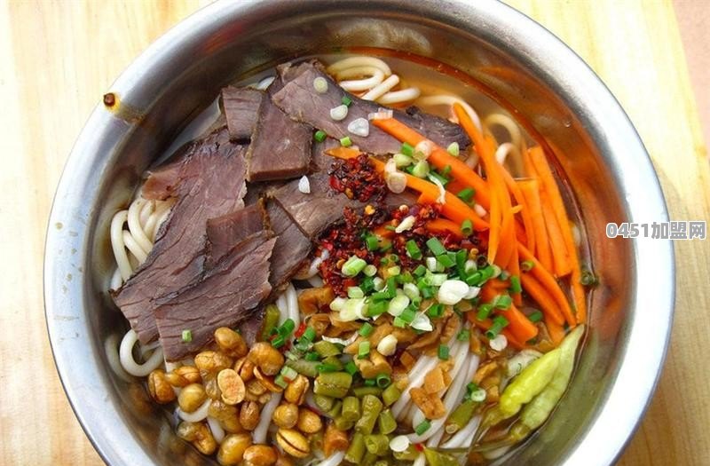 去一个陌生的城市，你找美食用什么方法