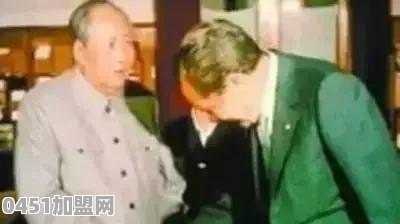 哪一首诗词饱含家国情怀，让你读起来热血沸腾