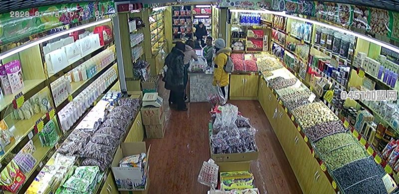 我想开一家零食店 加盟好还是自主开店好？加盟店什么品牌好