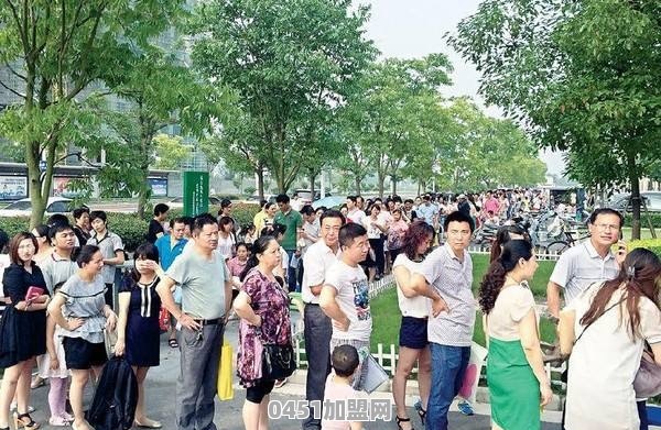 在四线城市投资三十万，做什么生意好