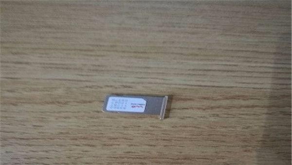苹果13装卡的正确方法