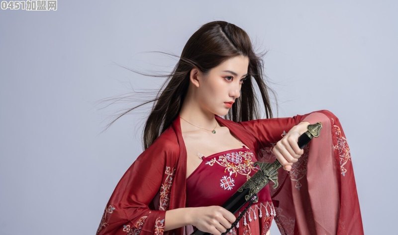 “野火烧不尽，春风吹又生”，这不就是大白话吗？为何感觉意境深远