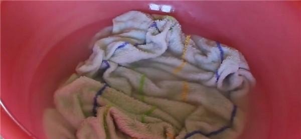 毛巾发霉清洗小妙招