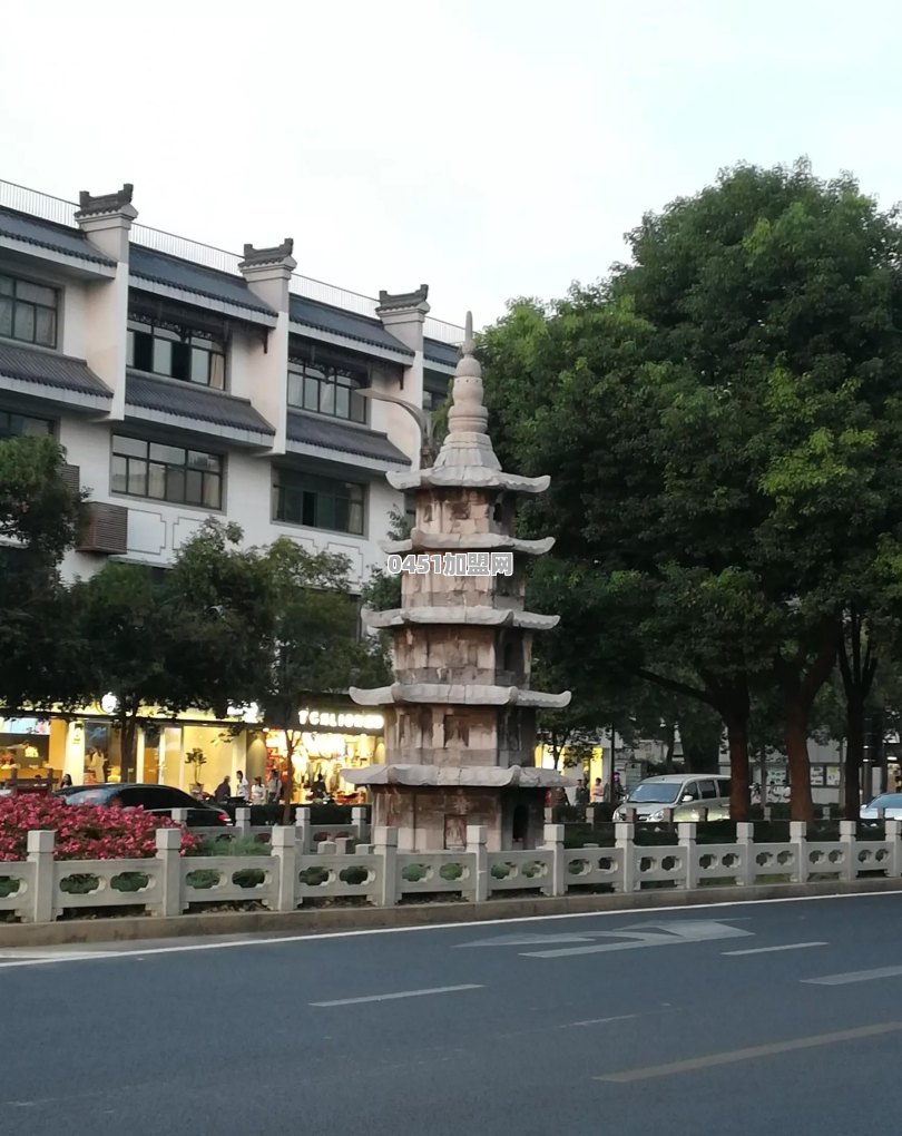 在杭州核心地段有7套房，可以考虑不上班么