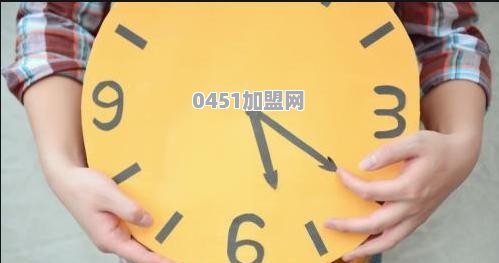 短视频自媒体时代，做这一行是选择自己发展还是和公司合作
