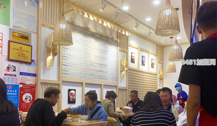 加盟小吃加盟店多少钱一个月