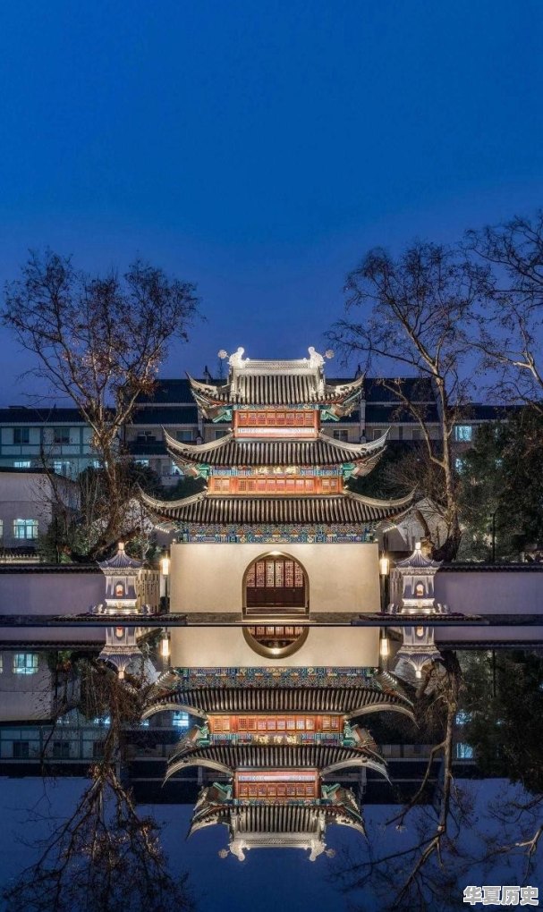 现在的人是如何看待自己的传统文化呢？传承传统文化的道路又该如何走下去呢