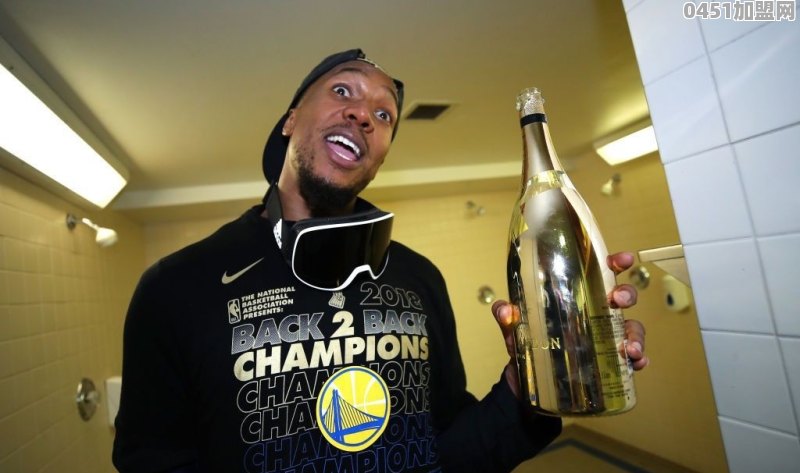被灰熊队选中，王哲林为什么不加盟NBA