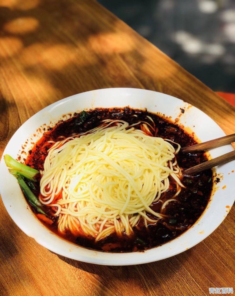 夜里到重庆江北机场怎么找吃的
