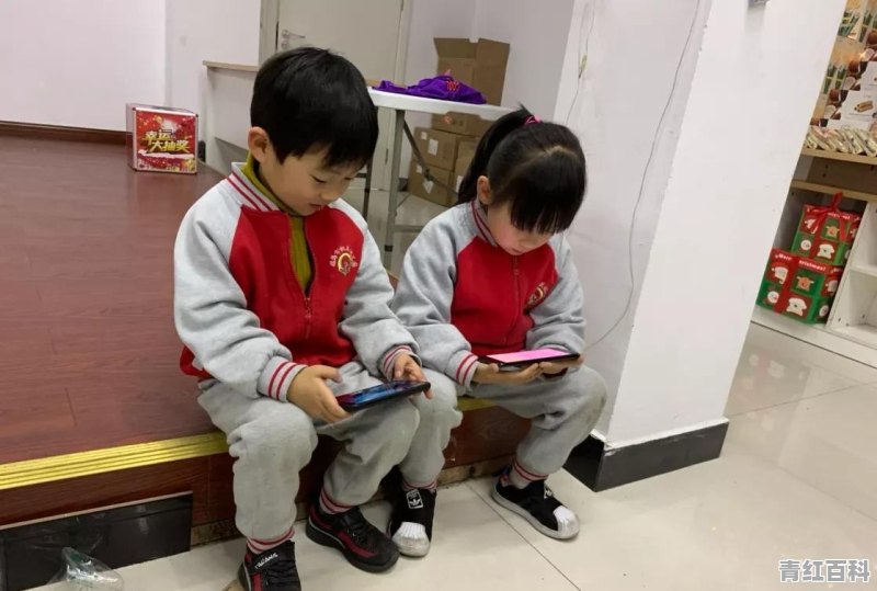 孩子渐渐大了，如何才能控制孩子玩手机的时间？如何才能让孩子对手机有较好的自制力