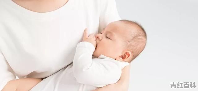 给宝宝喂奶的时候发现堵奶了 如何才能迅速通奶呢