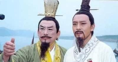 一般漂亮女生为什么从不落单 周围总是很多同性朋友