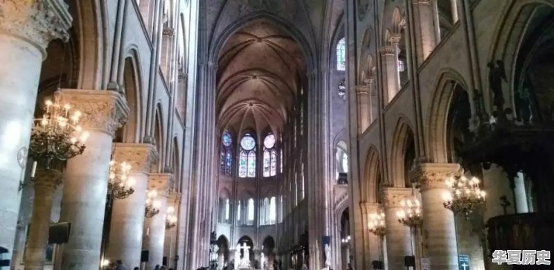 被大火烧成炼狱的巴黎圣母院！已有700多年历史 你去看过吗