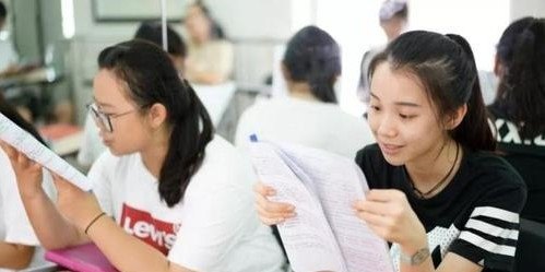 高考生午休睡着没人叫，错失英语考试，学校被指责管理不到位，对此有什么想说的 - 宝贝英语