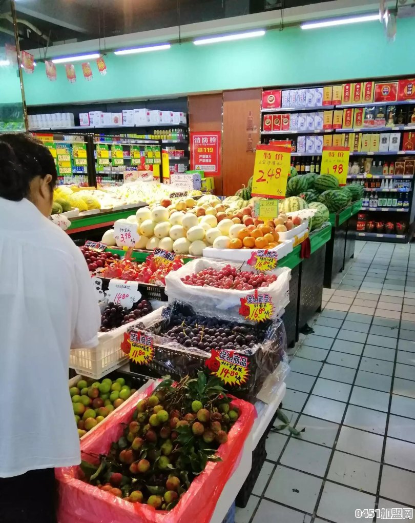 我想开个水果店，哪位大神给指导一下，或者给介绍个加盟商