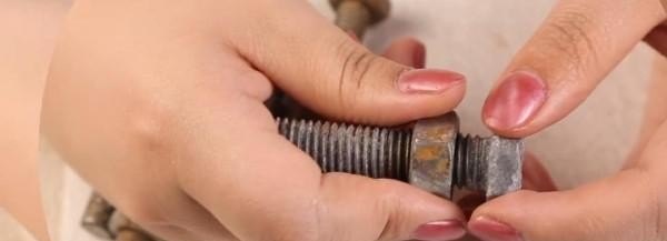 螺丝扭不出来怎么办头磨圆了