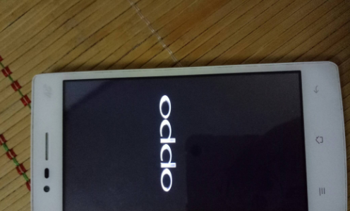 OPPO手机怎么突然黑屏了