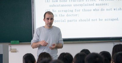 我目前是大三学生，在准备考研，笔试可以自学，不过面试还要考口语。是现在就开始准备口语学习比较好，还是等到初始结束了再准备呢 - 宝贝英语